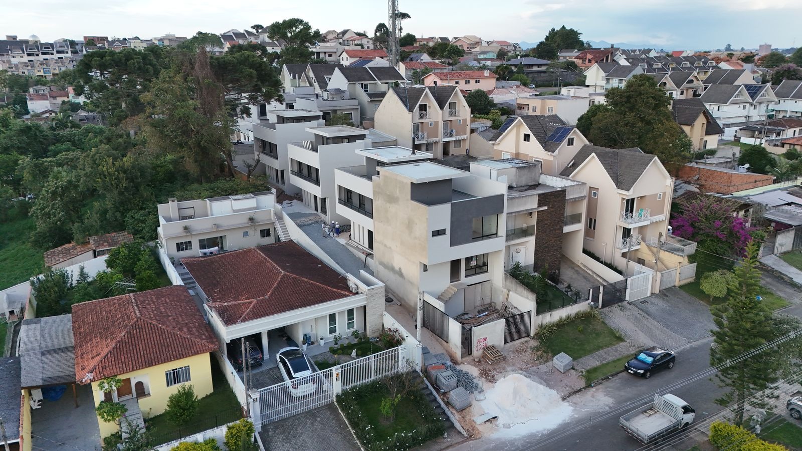 Registro aéreo de uma etapa da construção do Ágere Villa Rica, em Curitiba